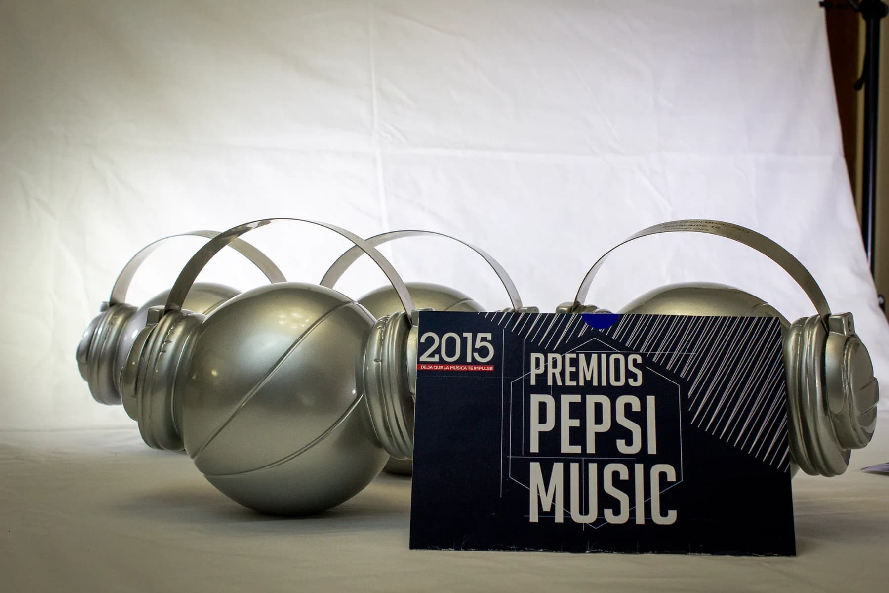 Reconocimientos de los Premios Pepsi Music 2015 conservados por Maracaibo 15.