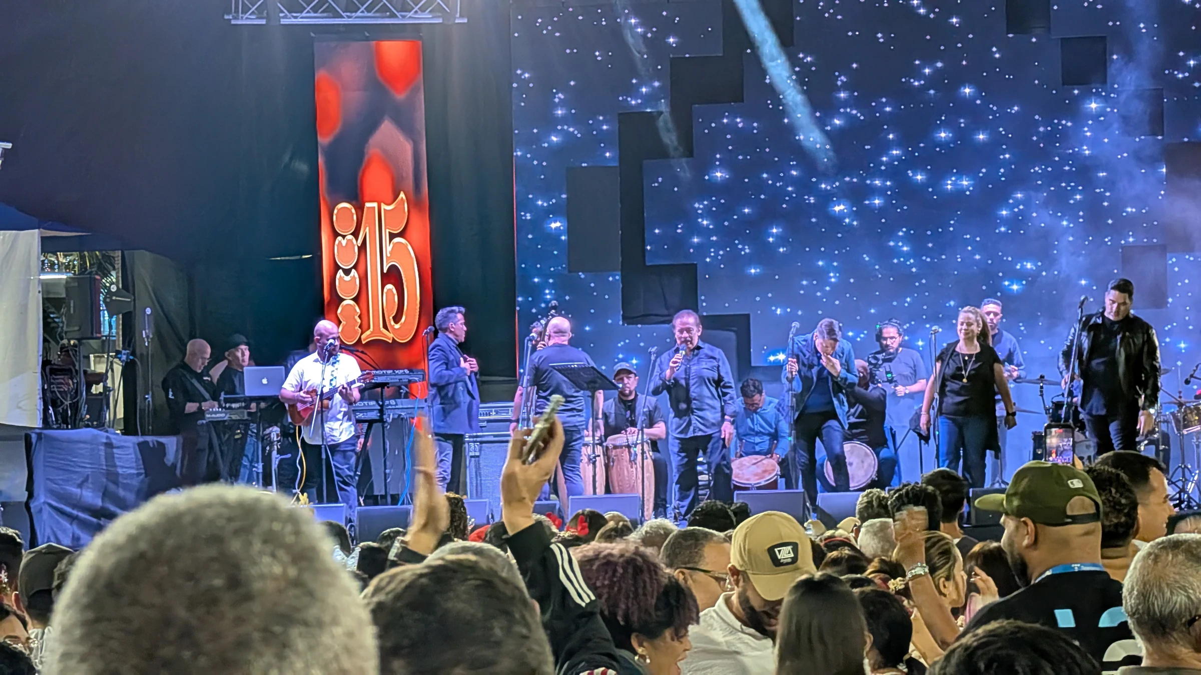 Maracaibo 15 en una presentación en Chacao, Caracas, para Telefónica Movistar en 2025.